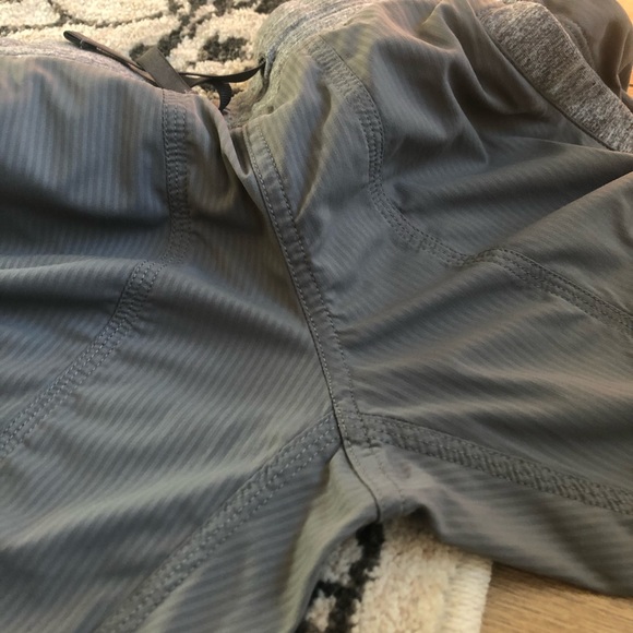 IVIVVA live to move capri pant 10 - Picture 9 of 10